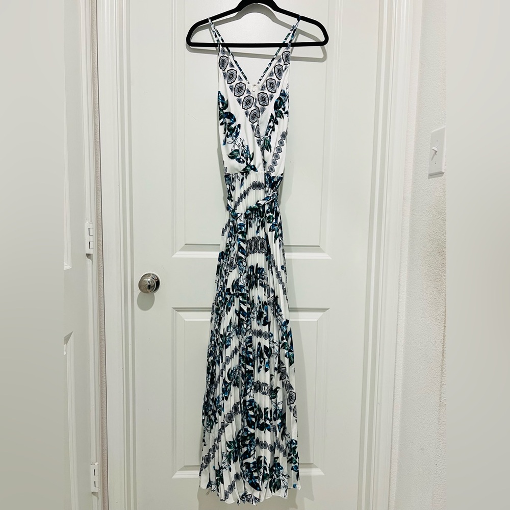 White House Black Market Blue and Green Patterned Maxi Dress - Picture 2 of 13